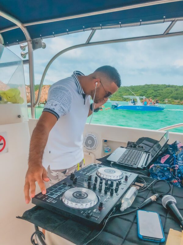 CHOLON FOREVER BOAT PARTY - Imagen 6